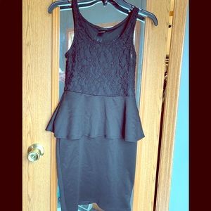 Tight black Lacey dress🍷